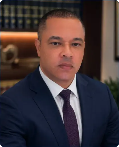 Daniel Santos em seu escritório